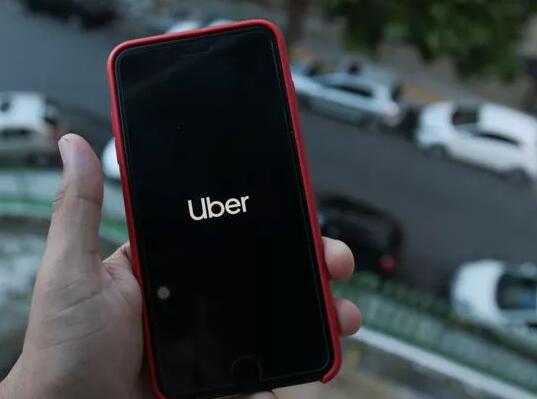 美国多地网约车司机罢工:“赚这点钱根本活不下去” 美国多地网约车司机罢工:“赚这点钱根本活不下去”