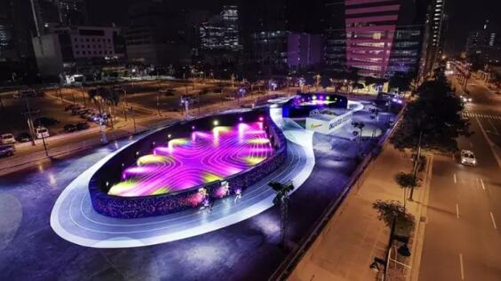 把鞋底放大100倍做了个公园，Nike又火了一把~