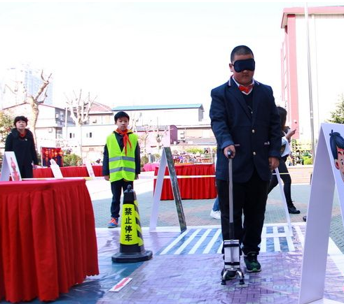 济南小学生发明盲人“智能拐杖”获发明专利