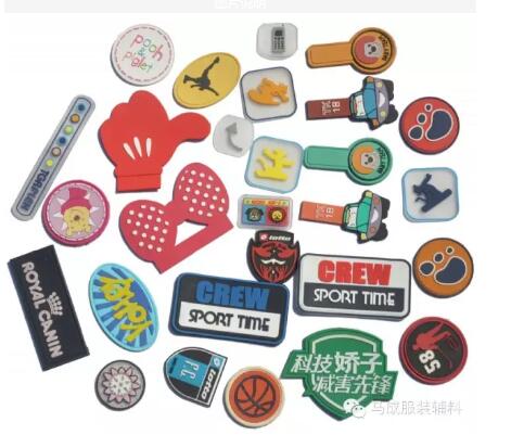 牛仔裤必备的滴塑商标,你一定见过 牛仔裤必备的滴塑商标,你一定见过