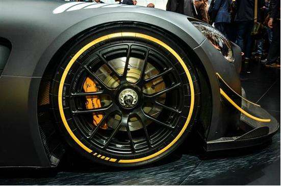 江苏昆山破获一起假冒AMG汽车轮毂商标案