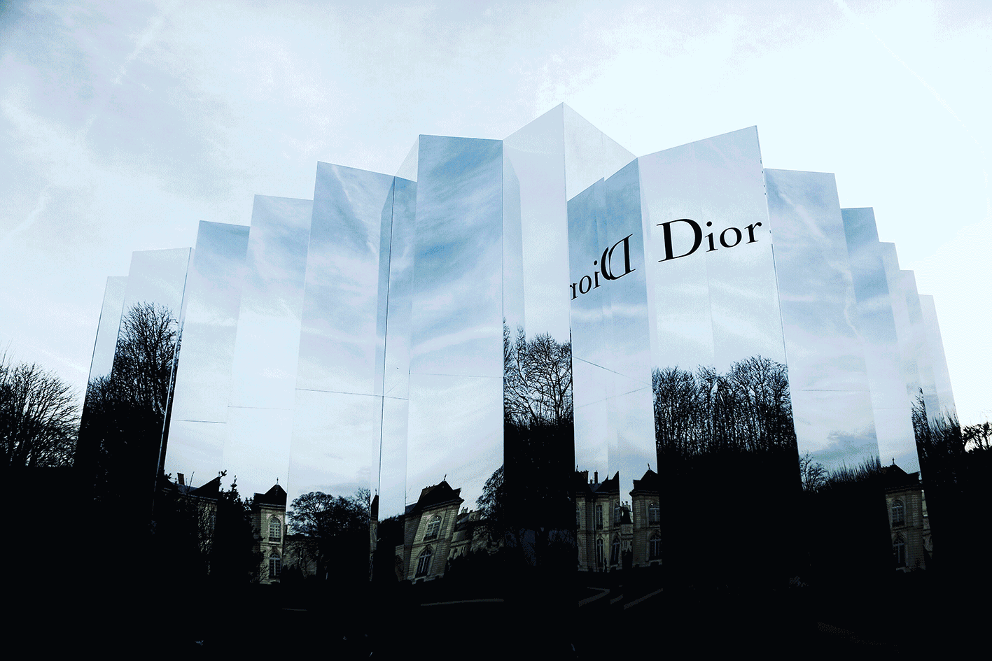 建立一个高端奢侈时装品牌的过程