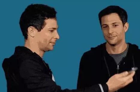 双胞胎告苹果,网友这次看不下去了! 双胞胎告苹果,网友这次看不下去了!